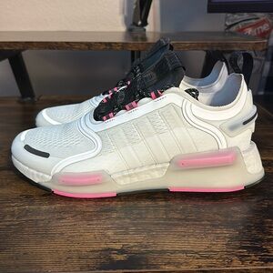 2022 NMD_R1 V3 J ‘White Pulse Magenta’